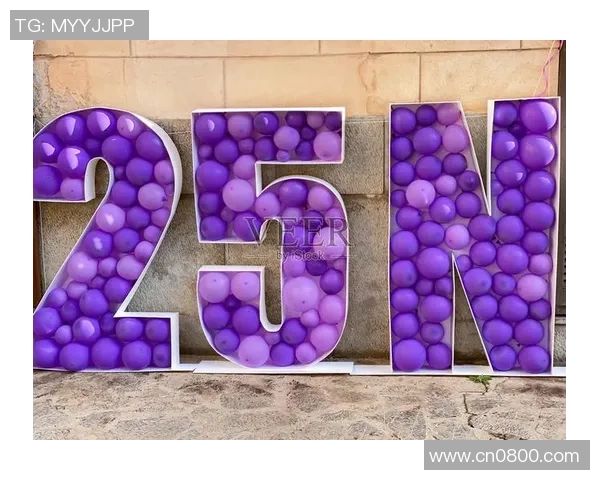 西甲联赛球员佩戴紫色袖标支持消除对妇女暴力日活动